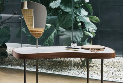 Venus by simplysofas.in